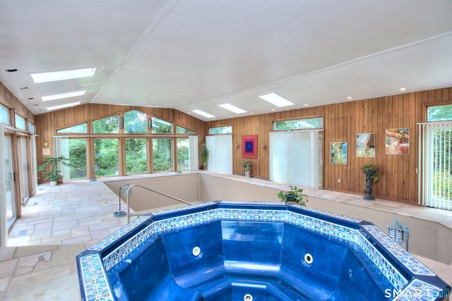 4 Aspetuck Hill Lane, Weston, CT 06883