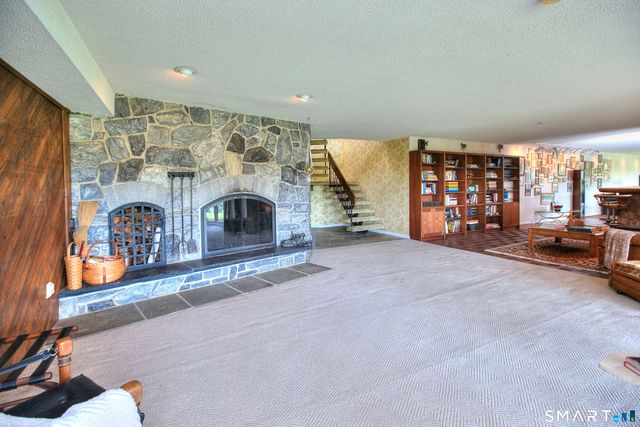4 Aspetuck Hill Lane, Weston, CT 06883