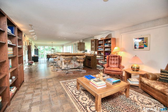 4 Aspetuck Hill Lane, Weston, CT 06883