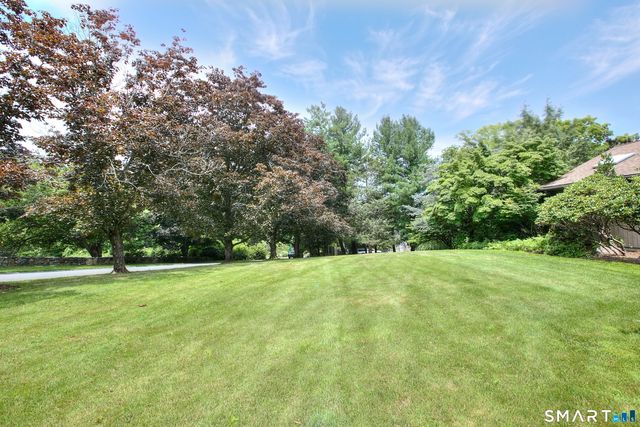 4 Aspetuck Hill Lane, Weston, CT 06883