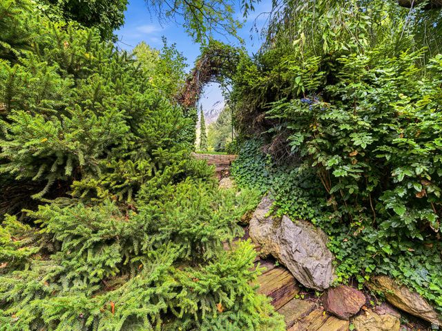 4671 S WANDER LN, Holladay, UT 84117