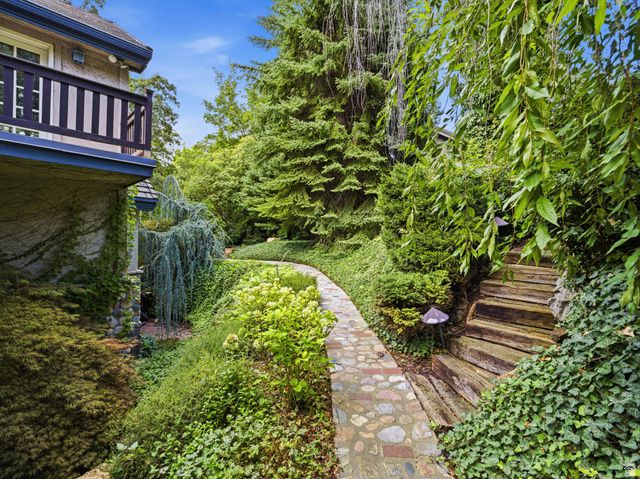 4671 S WANDER LN, Holladay, UT 84117