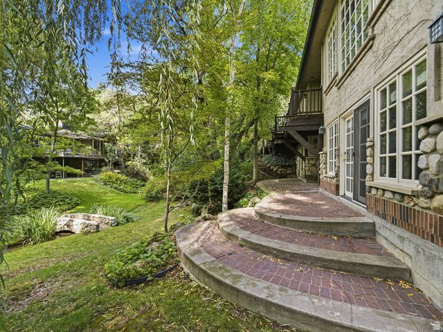 4671 S WANDER LN, Holladay, UT 84117