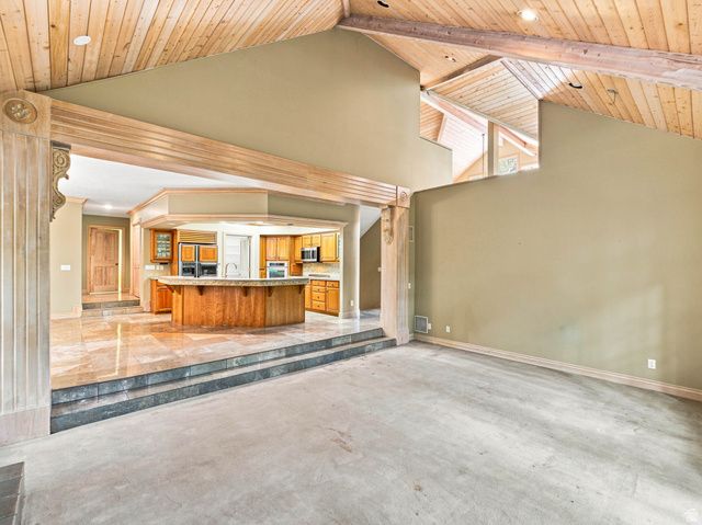 4671 S WANDER LN, Holladay, UT 84117