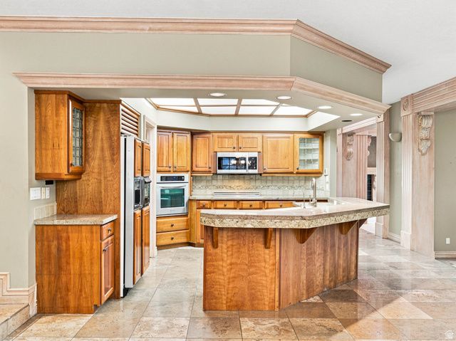 4671 S WANDER LN, Holladay, UT 84117
