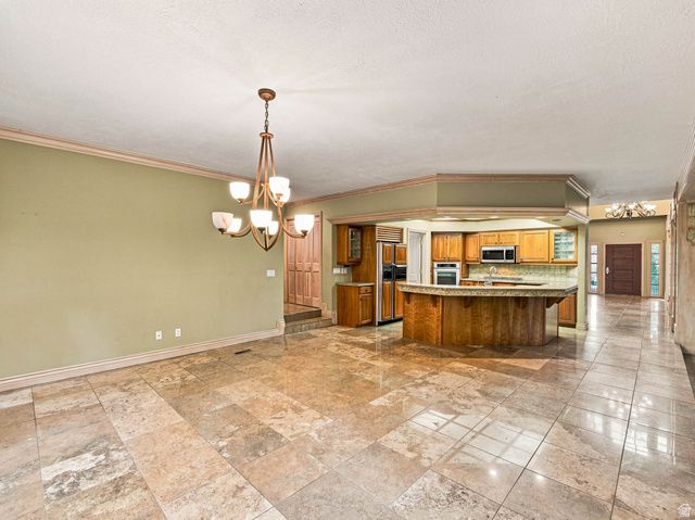 4671 S WANDER LN, Holladay, UT 84117