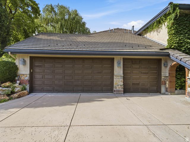 4671 S WANDER LN, Holladay, UT 84117