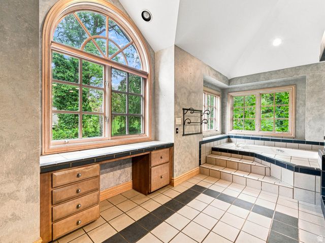 4671 S WANDER LN, Holladay, UT 84117