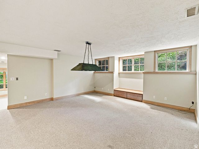 4671 S WANDER LN, Holladay, UT 84117