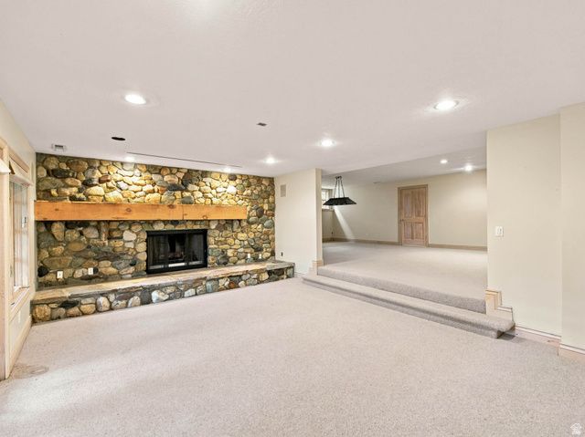 4671 S WANDER LN, Holladay, UT 84117