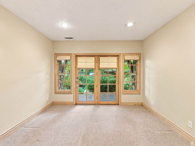 4671 S WANDER LN, Holladay, UT 84117