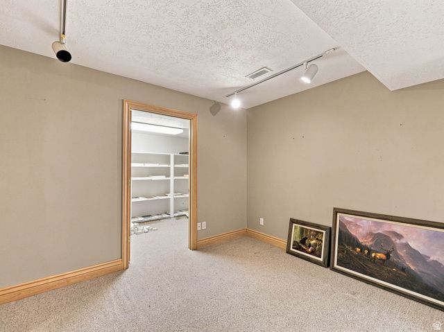 4671 S WANDER LN, Holladay, UT 84117