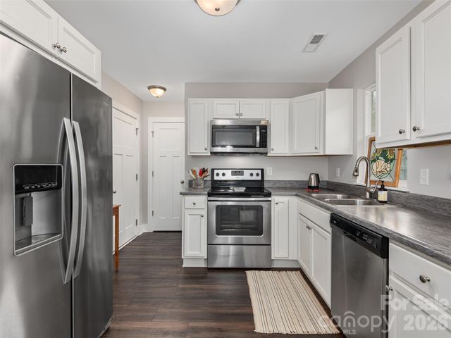 201 Stoney Point Way, Candler, NC 28715