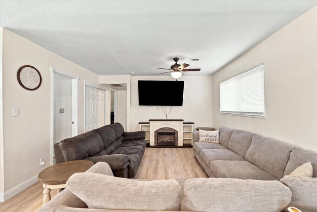 411 Whitney St, Lodi, CA 95242