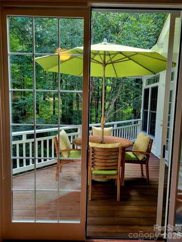 113 Chancery Court, Flat Rock, NC 28731