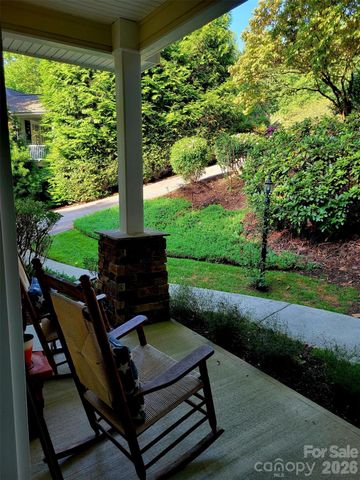 113 Chancery Court, Flat Rock, NC 28731