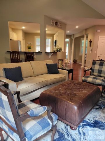 113 Chancery Court, Flat Rock, NC 28731