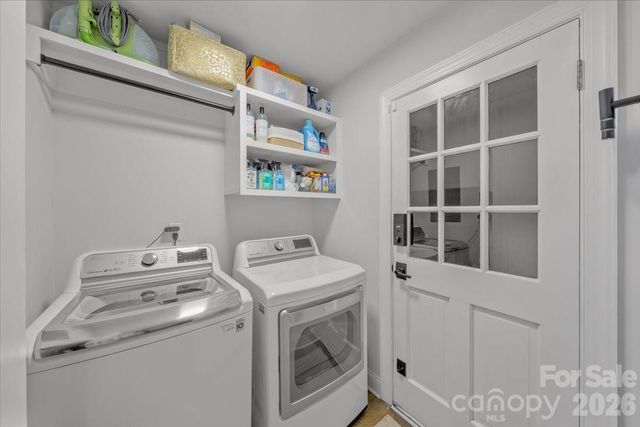 5841 Donegal Drive, Charlotte, NC 28212