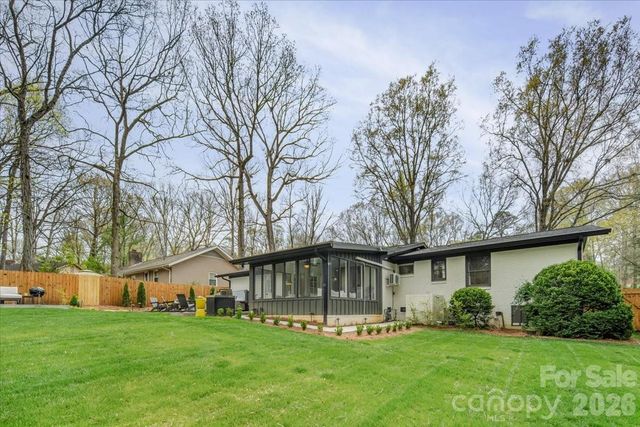 5841 Donegal Drive, Charlotte, NC 28212