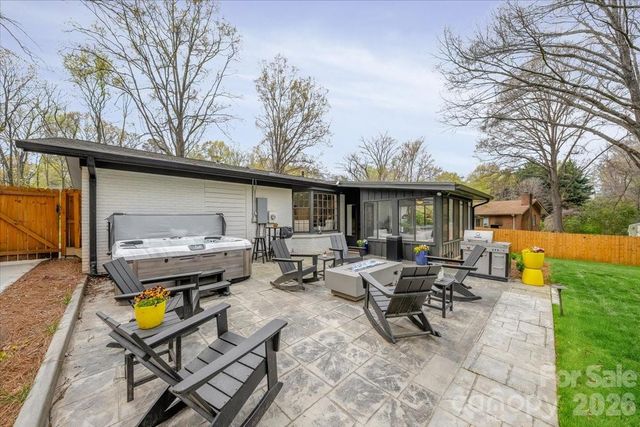 5841 Donegal Drive, Charlotte, NC 28212