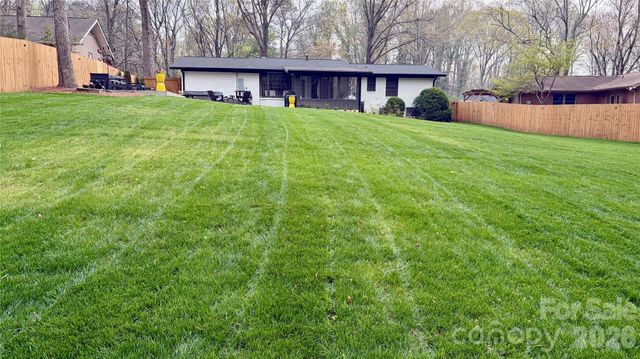 5841 Donegal Drive, Charlotte, NC 28212