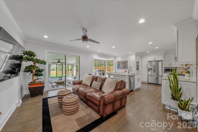 5841 Donegal Drive, Charlotte, NC 28212