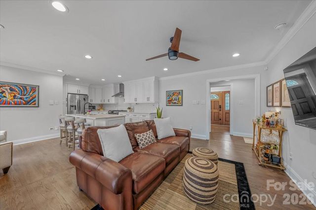 5841 Donegal Drive, Charlotte, NC 28212