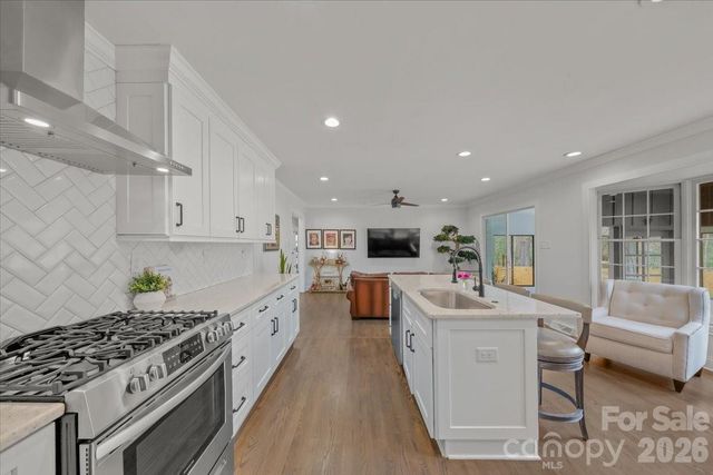 5841 Donegal Drive, Charlotte, NC 28212