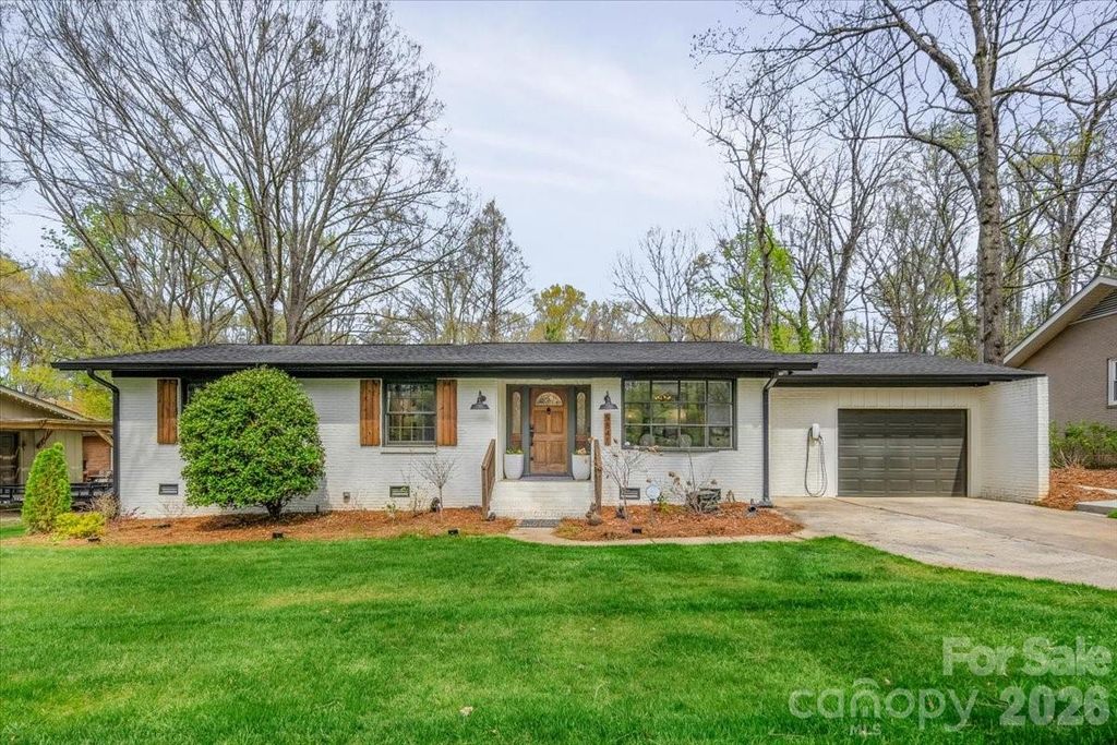 5841 Donegal Drive, Charlotte, NC 28212