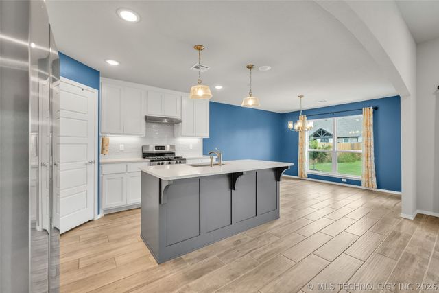 15711 E 75th Street North, Owasso, OK 74055