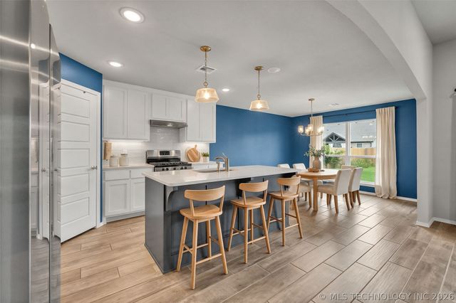 15711 E 75th Street North, Owasso, OK 74055