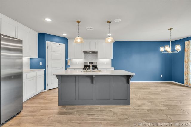 15711 E 75th Street North, Owasso, OK 74055