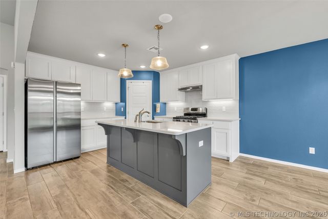 15711 E 75th Street North, Owasso, OK 74055