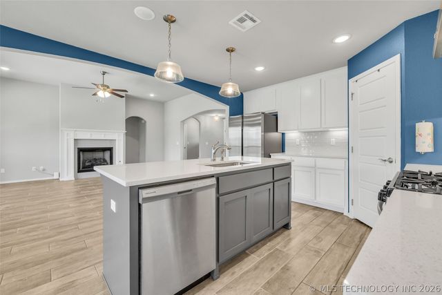 15711 E 75th Street North, Owasso, OK 74055