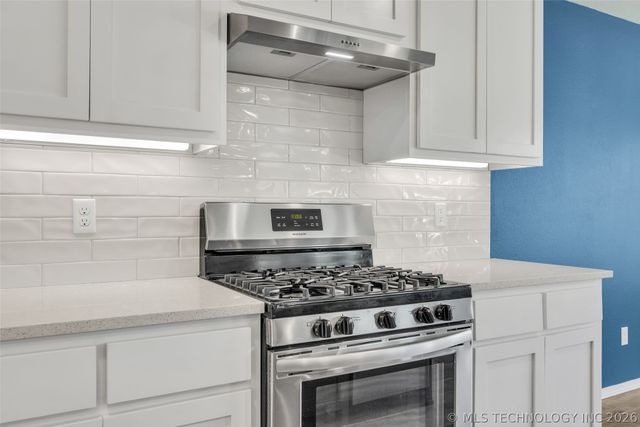 15711 E 75th Street North, Owasso, OK 74055