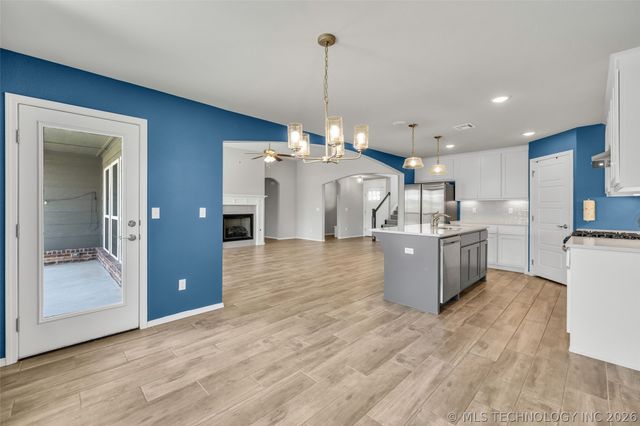 15711 E 75th Street North, Owasso, OK 74055