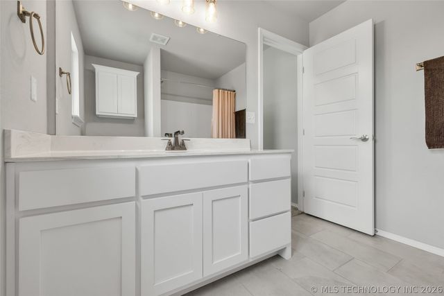 15711 E 75th Street North, Owasso, OK 74055