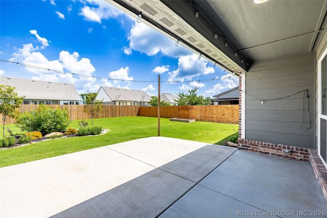 15711 E 75th Street North, Owasso, OK 74055