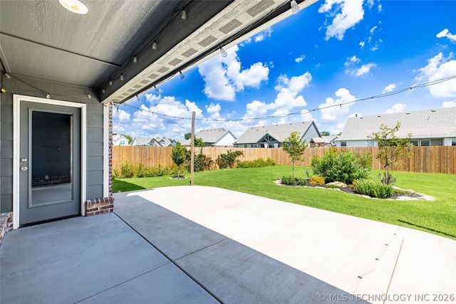 15711 E 75th Street North, Owasso, OK 74055