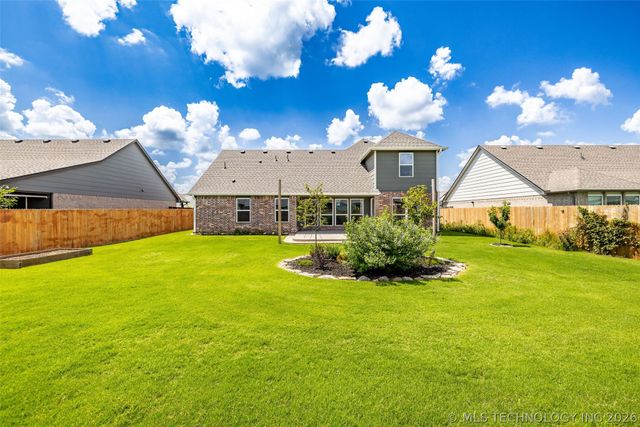 15711 E 75th Street North, Owasso, OK 74055