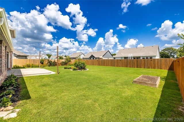 15711 E 75th Street North, Owasso, OK 74055