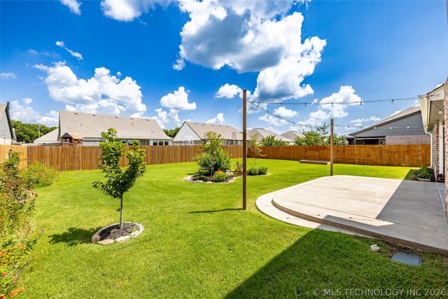 15711 E 75th Street North, Owasso, OK 74055