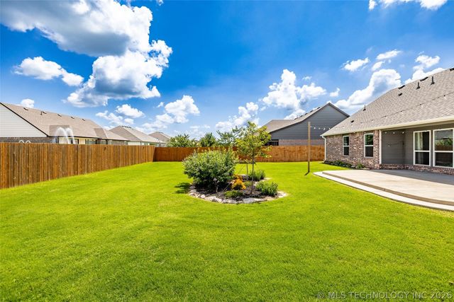 15711 E 75th Street North, Owasso, OK 74055