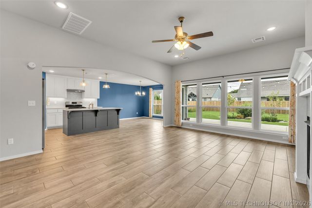 15711 E 75th Street North, Owasso, OK 74055