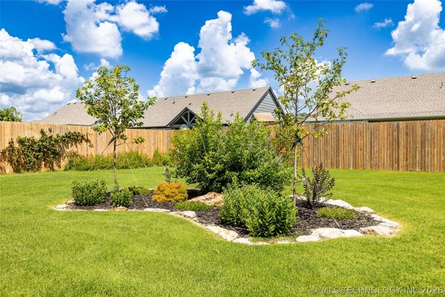 15711 E 75th Street North, Owasso, OK 74055