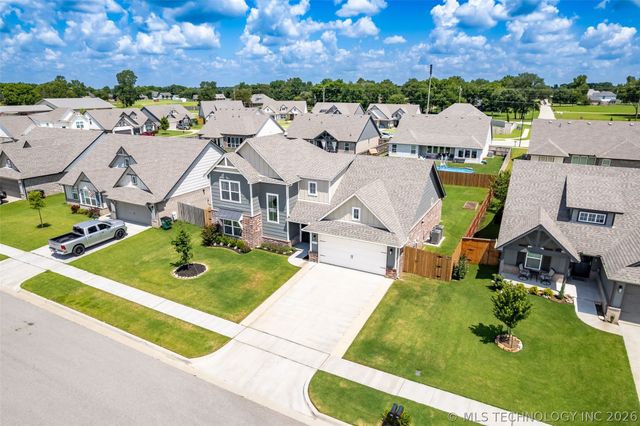 15711 E 75th Street North, Owasso, OK 74055