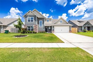15711 E 75th Street North, Owasso, OK 74055
