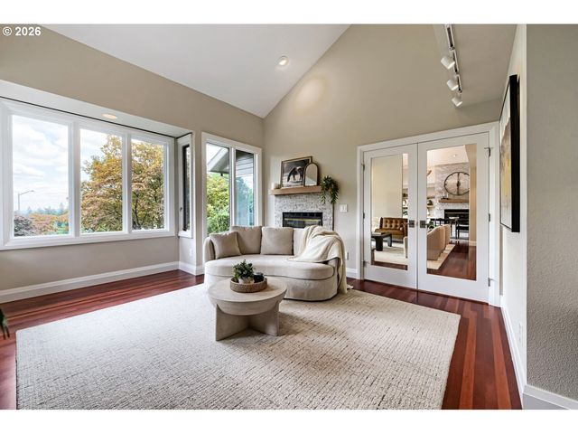2677 Sw 64TH Pl, Portland, OR 97225
