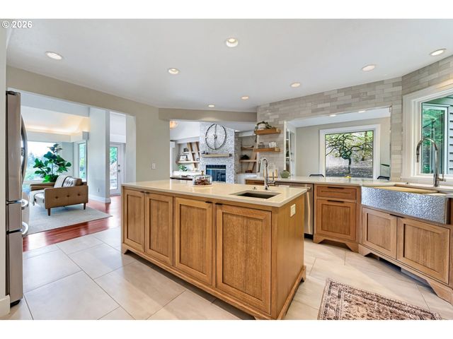 2677 Sw 64TH Pl, Portland, OR 97225
