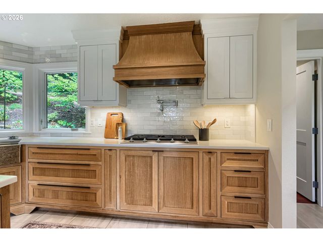 2677 Sw 64TH Pl, Portland, OR 97225